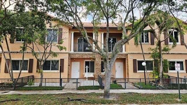 Single Family 4BR 3BA - 11275 SW 231st Ln, Miami, FL