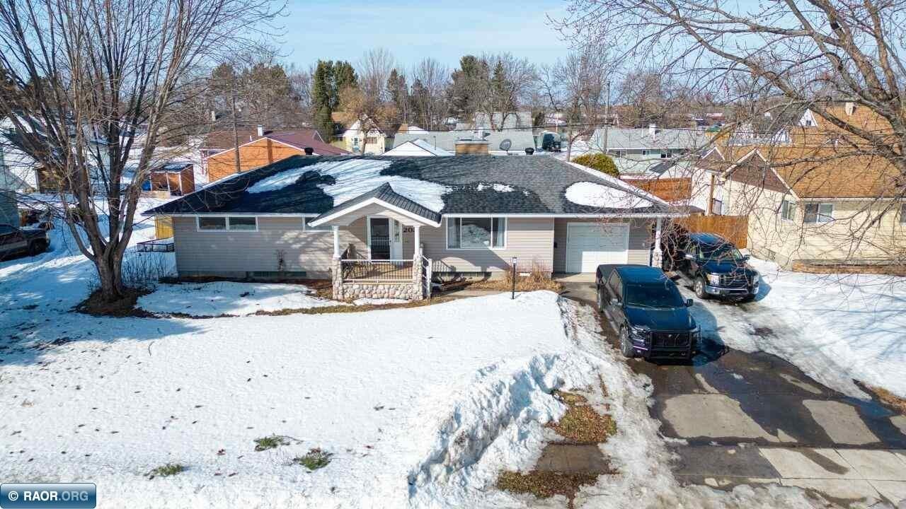 Single Family 4BR 3BA - 203 Wyandotte Rd, Hoyt Lakes, MN