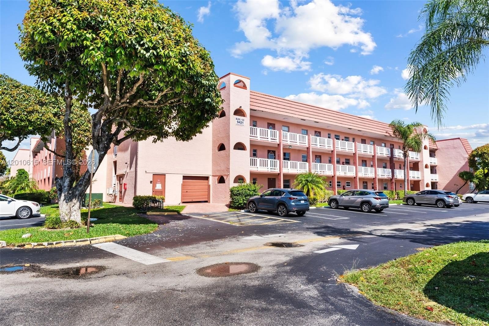 Condo 1BR 2BA - 9421 Sunrise Lakes Blvd, Sunrise, FL