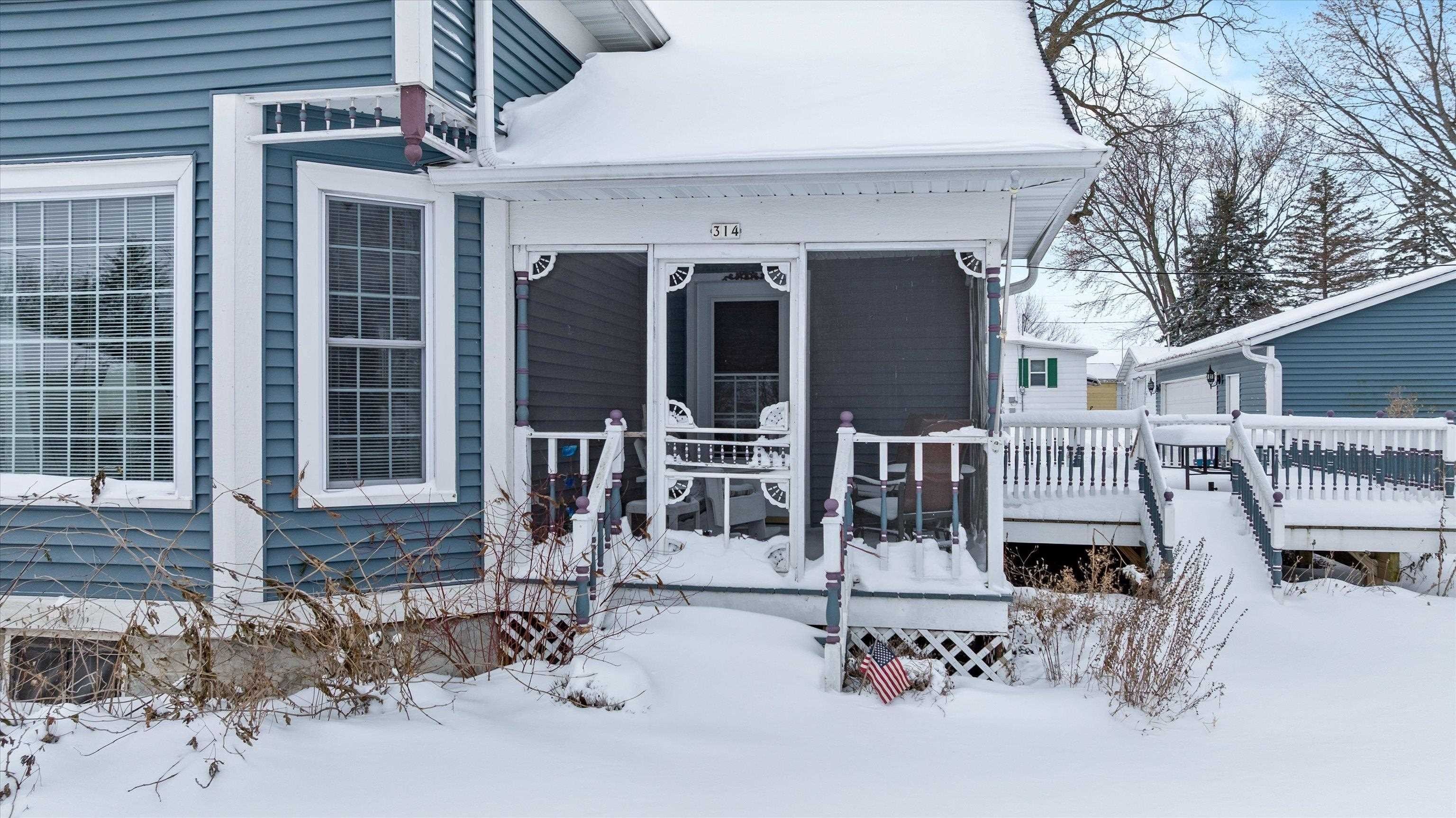 314 E Blodgett St  