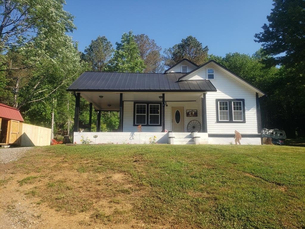 Single Family 4BR 2BA - 5842 US Hwy 64 W, Brasstown, NC