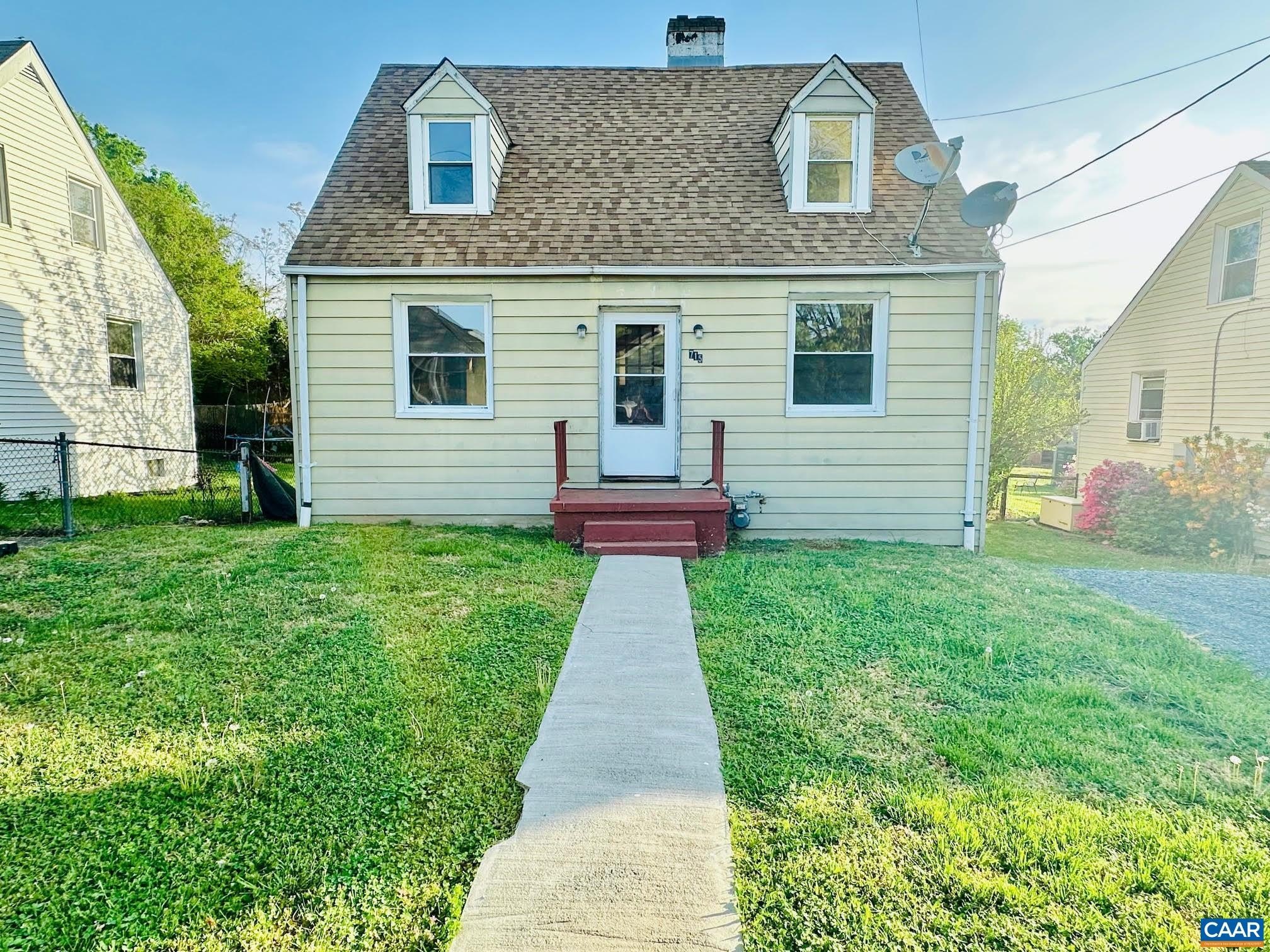 Single Family 3BR 2BA - 715 ELLIOTT AVE, CHARLOTTESVILLE, VA