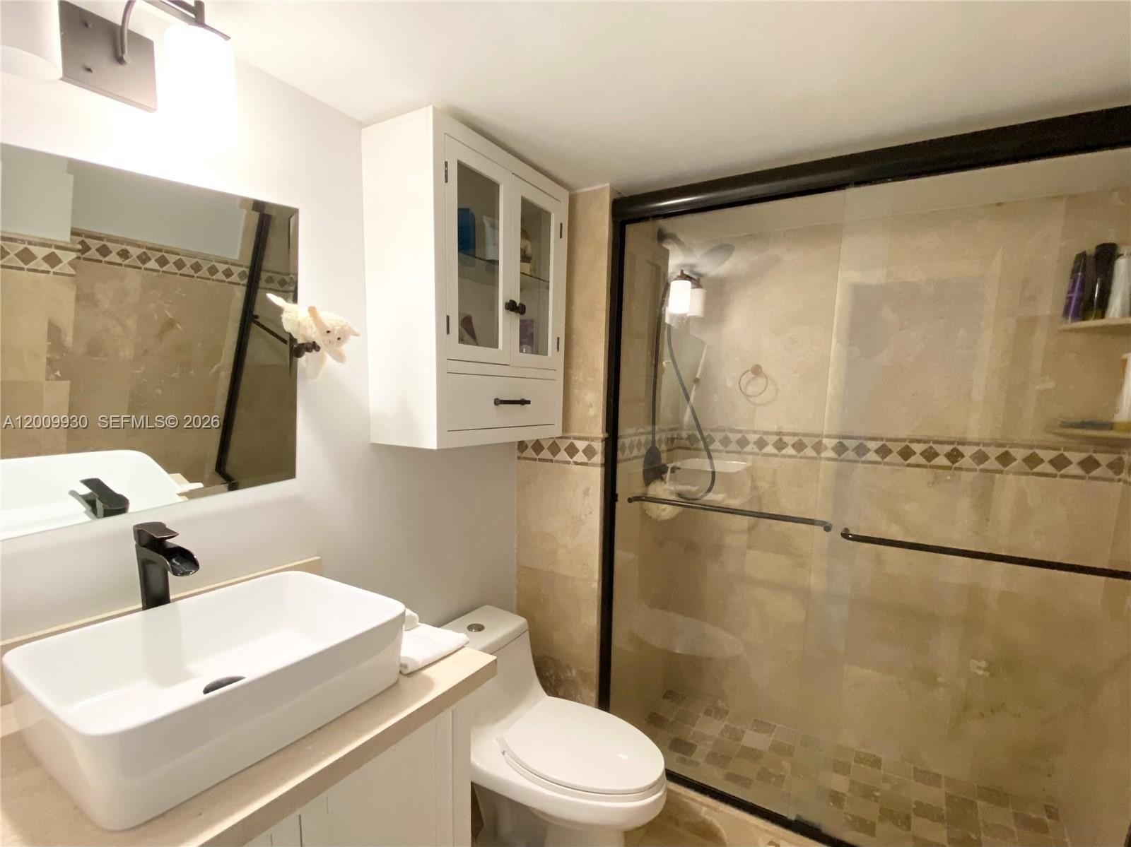 Condo 2BR 3BA - 6450 Collins Ave, Miami Beach, FL