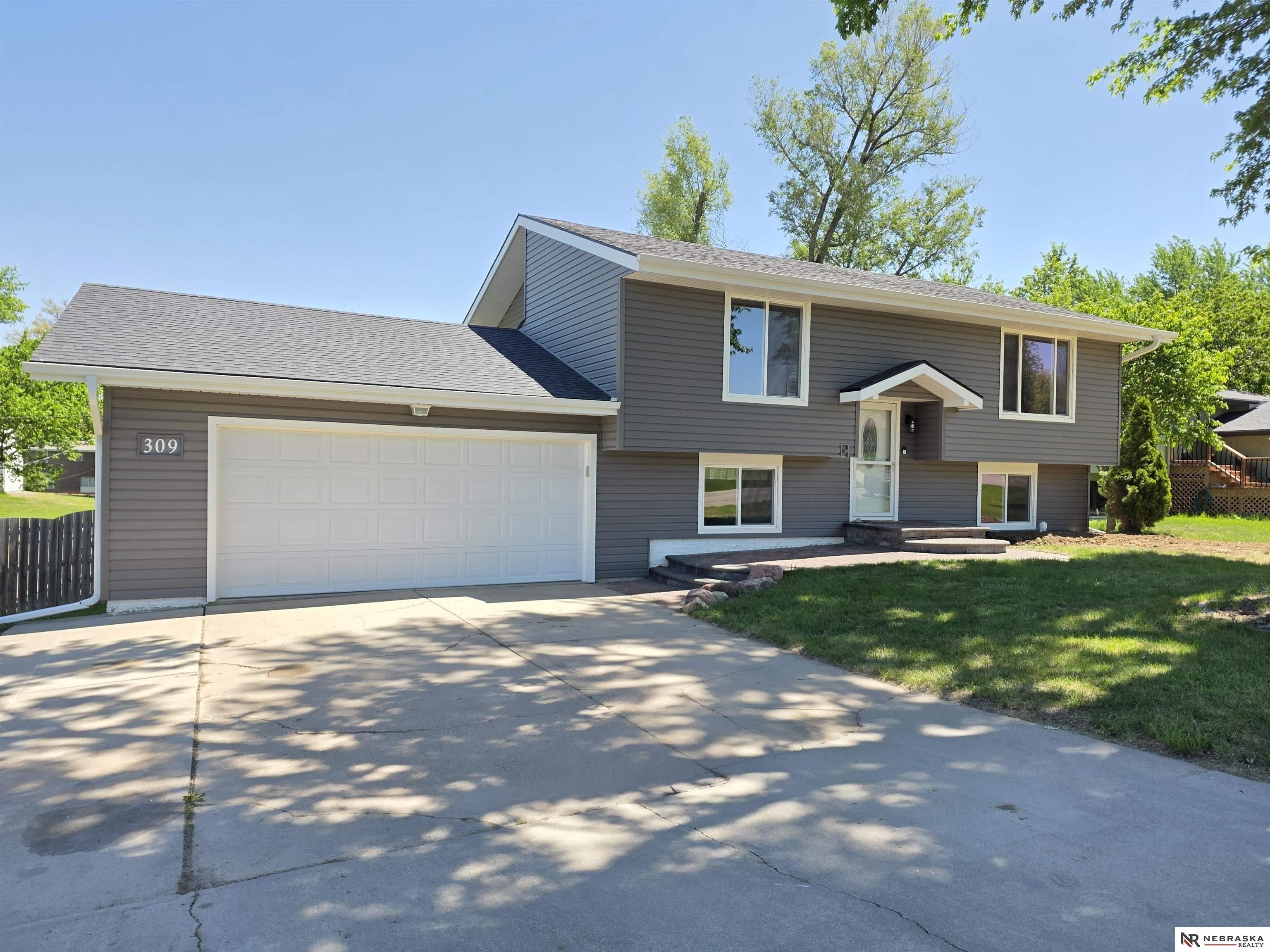Single Family 3BR 2BA - 309 S 4th Street, Ceresco, NE