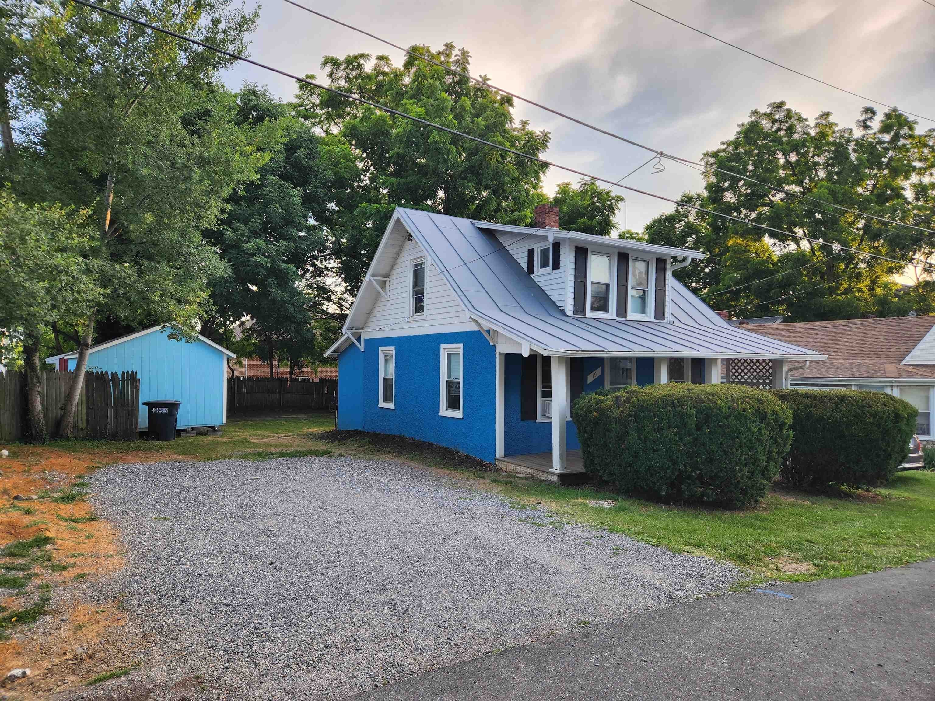 Single Family 1BR 1BA - 19 W WEAVER AVE, HARRISONBURG, VA