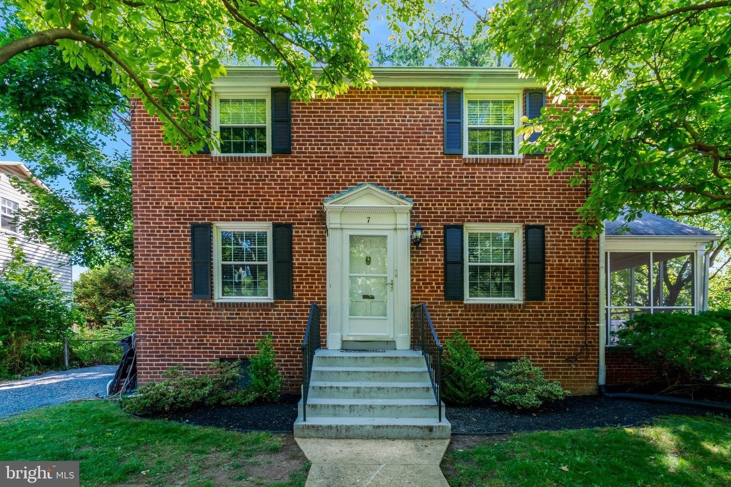Single Family 3BR 2BA - 7 S IRVING ST, ARLINGTON, VA