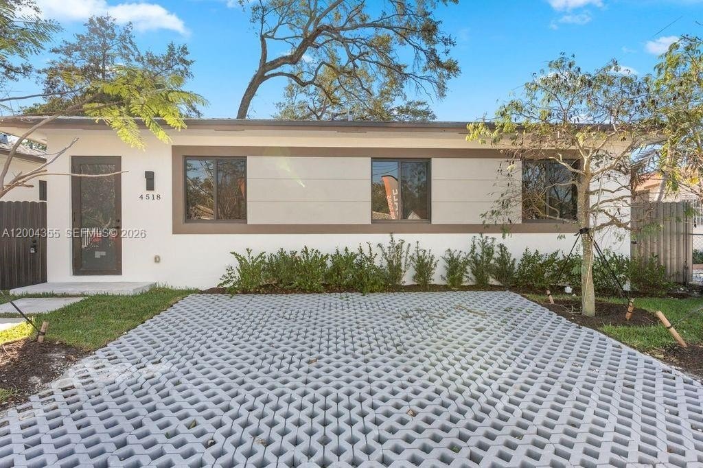 Single Family 4BR 4BA - 4518 NW 4 ST, Miami, FL