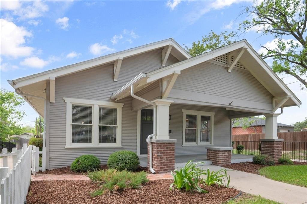 Single Family 3BR 2BA - 2700 College Avenue, Fort Worth, TX