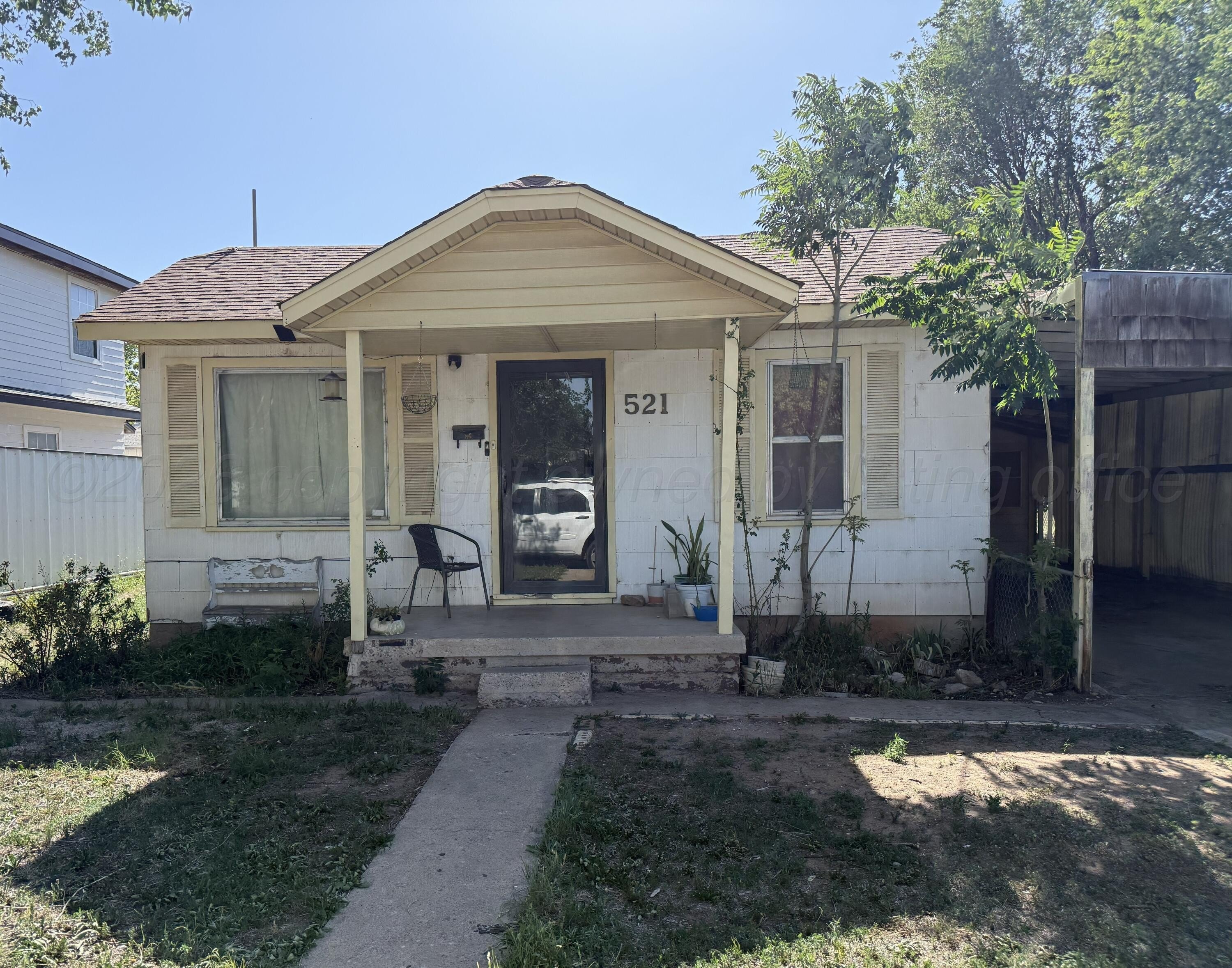 Single Family 4BR 1BA - 521 N Dwight St, Pampa, TX