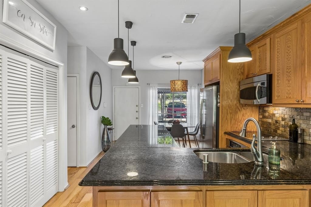 Condo 2BR 2BA - 9801 Royal Lane, Dallas, TX