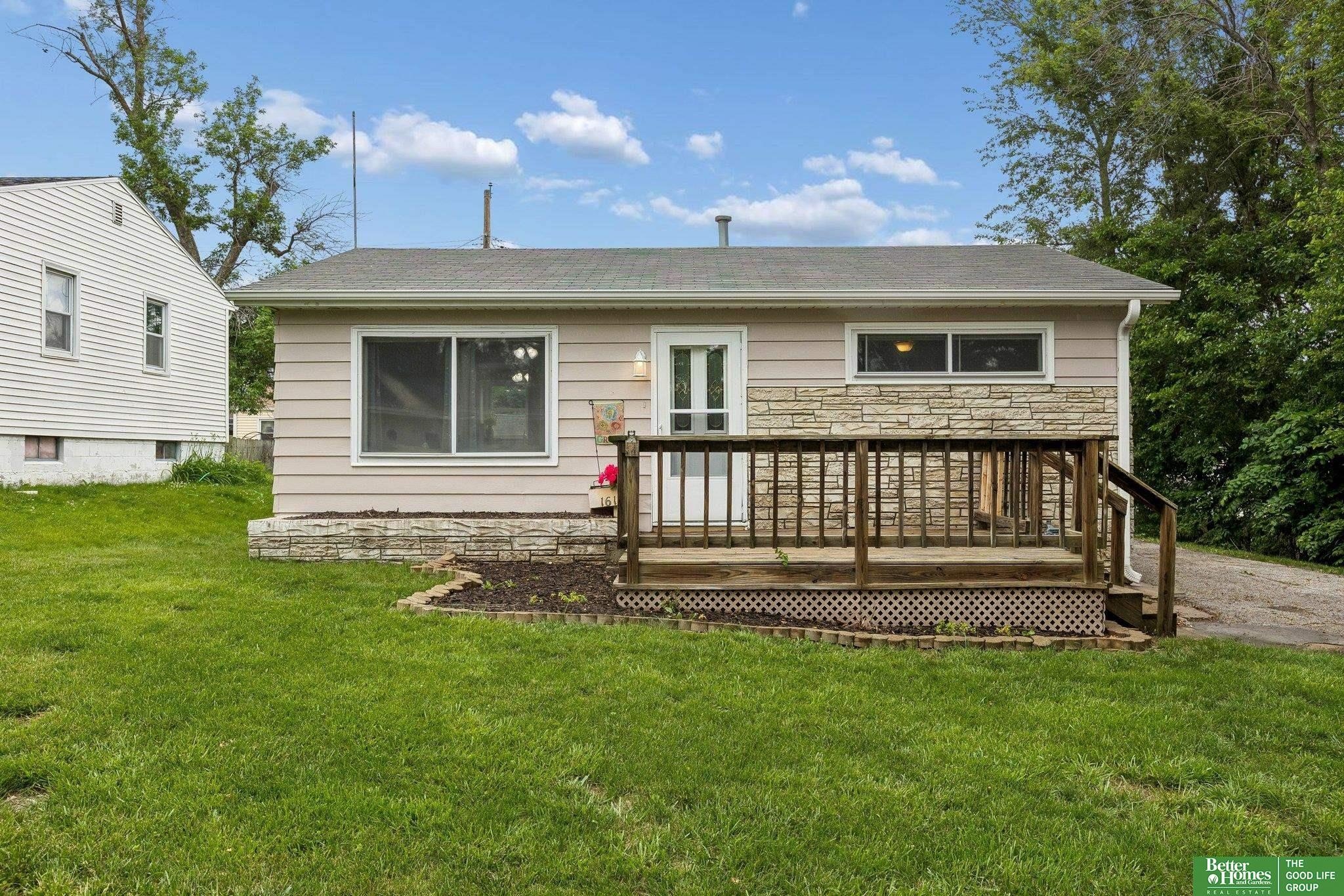 Single Family 2BR 2BA - 1616 Valley Street, Plattsmouth, NE