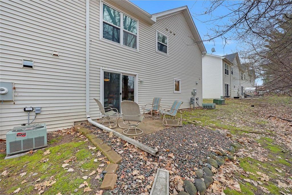 Single Family 3BR 2BA - 29660 North Court, Chisago City, MN