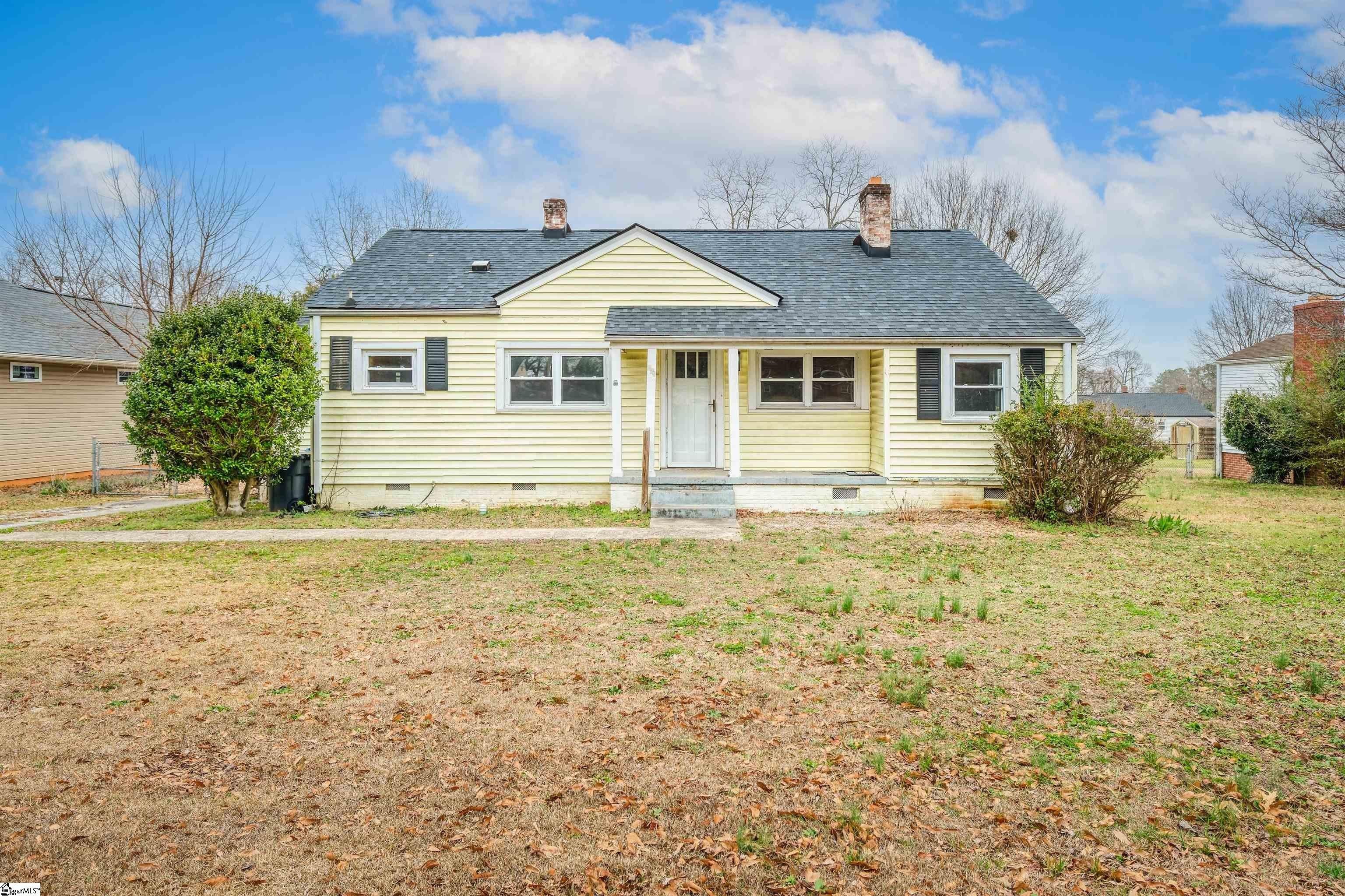Single Family 2BR 2BA - 220 Donnan Road, Greenville, SC