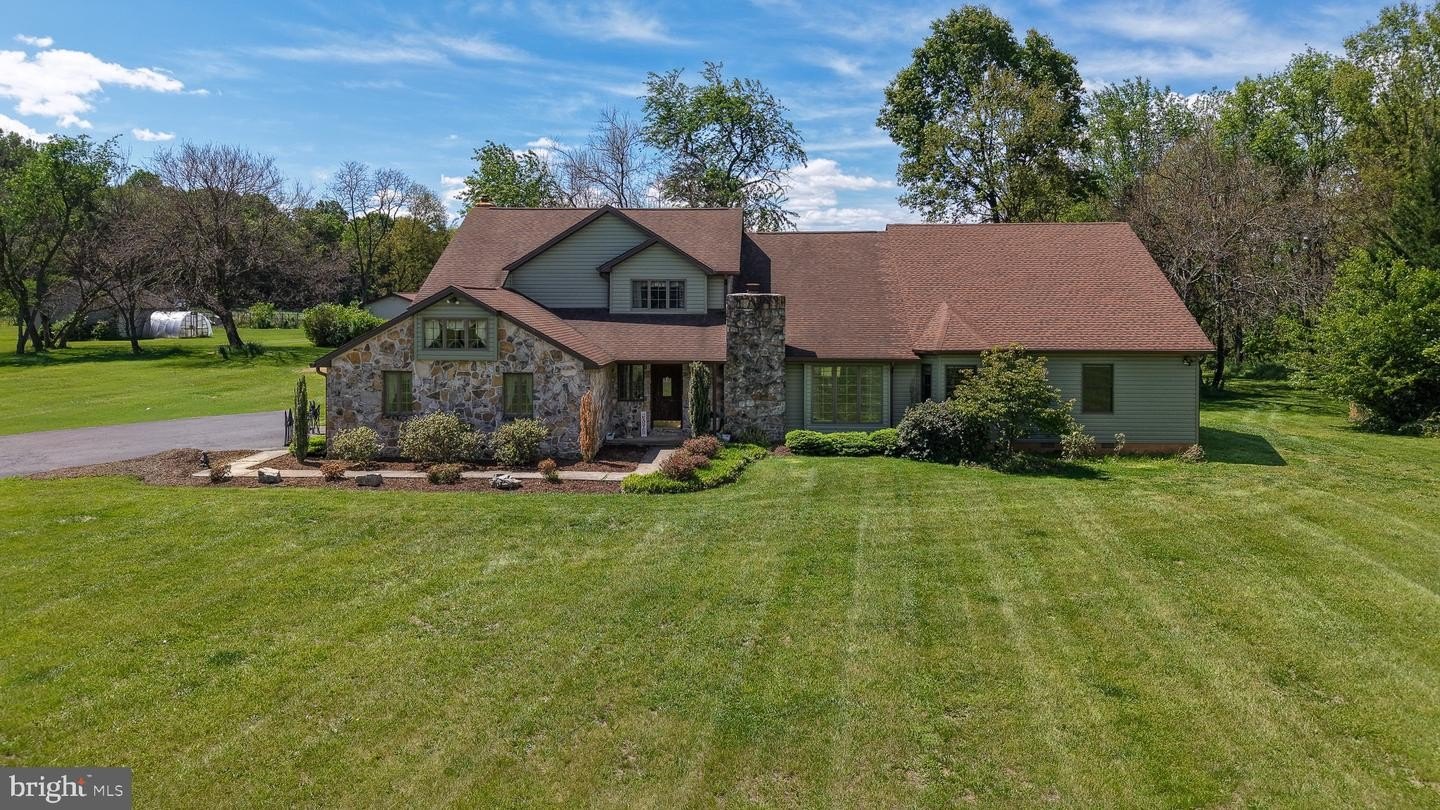 Single Family 4BR 4BA - 21 MIRANDA CT, MARTINSBURG, WV