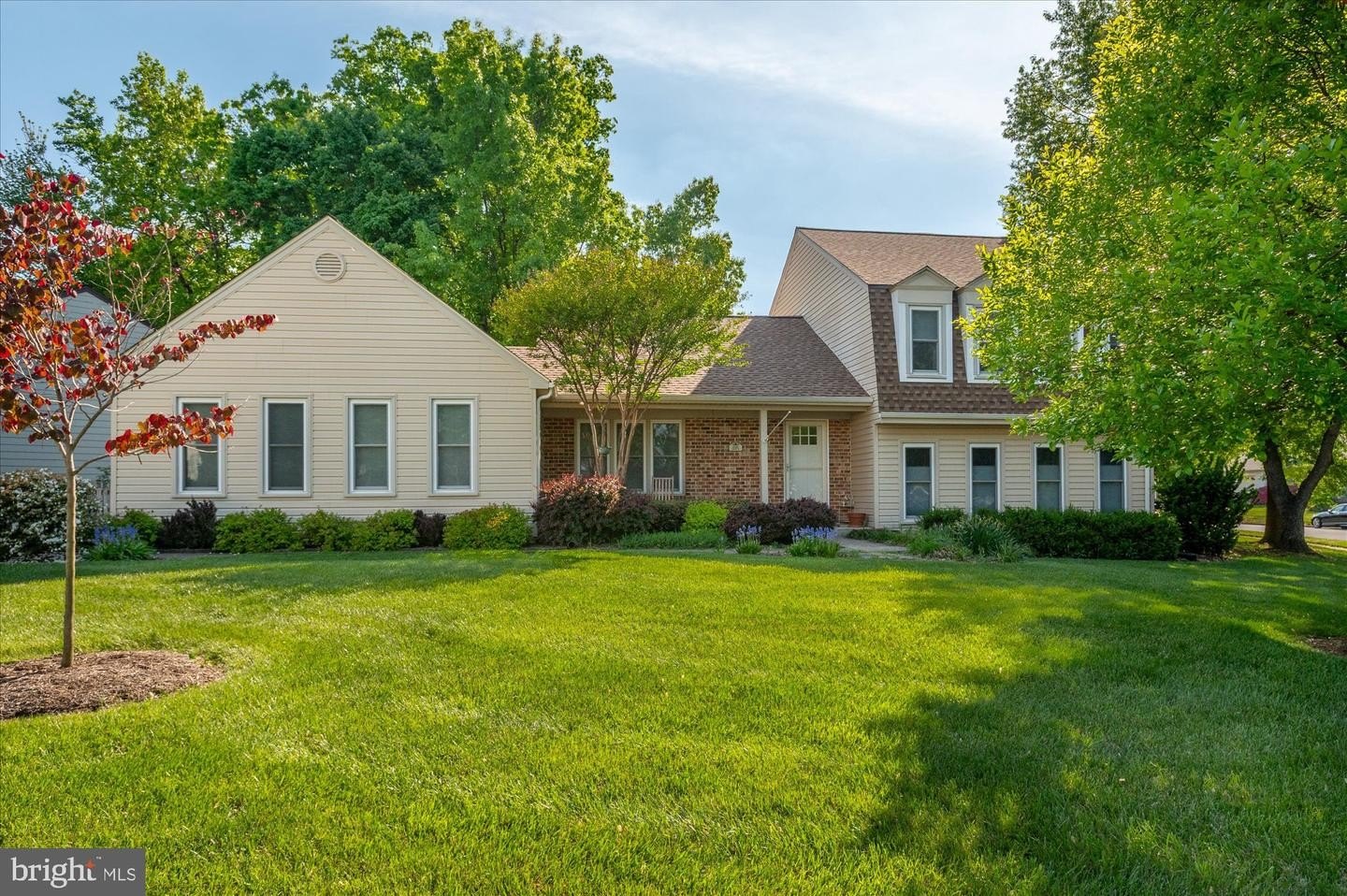 Single Family 5BR 3BA - 2026 TAMANI DR, HERNDON, VA