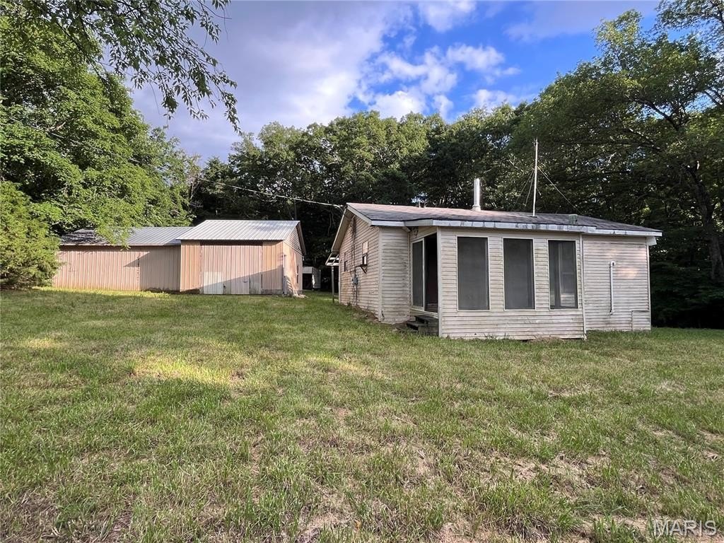 Single Family 2BR 1BA - 298 Hawkeye Drive, Hawk Point, MO
