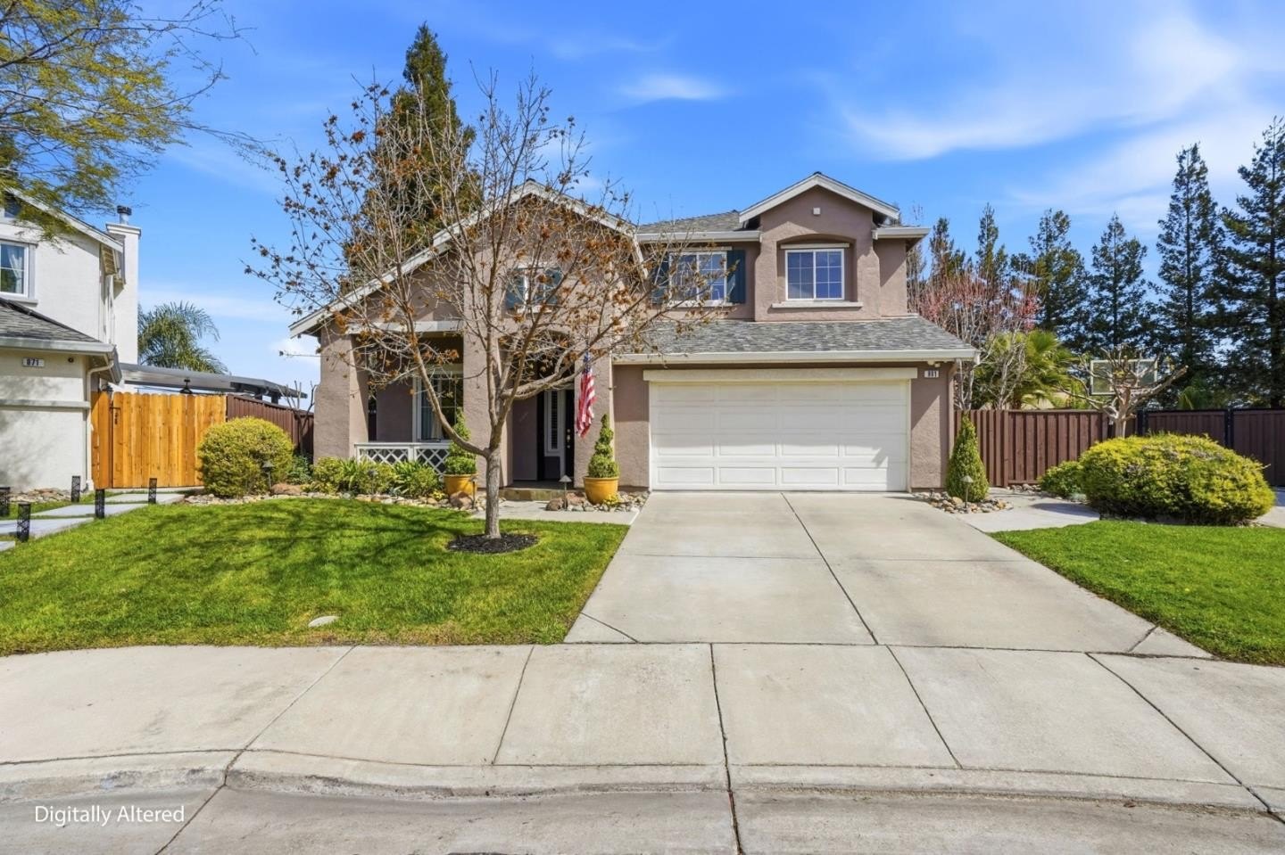 881 Tulare Dr  