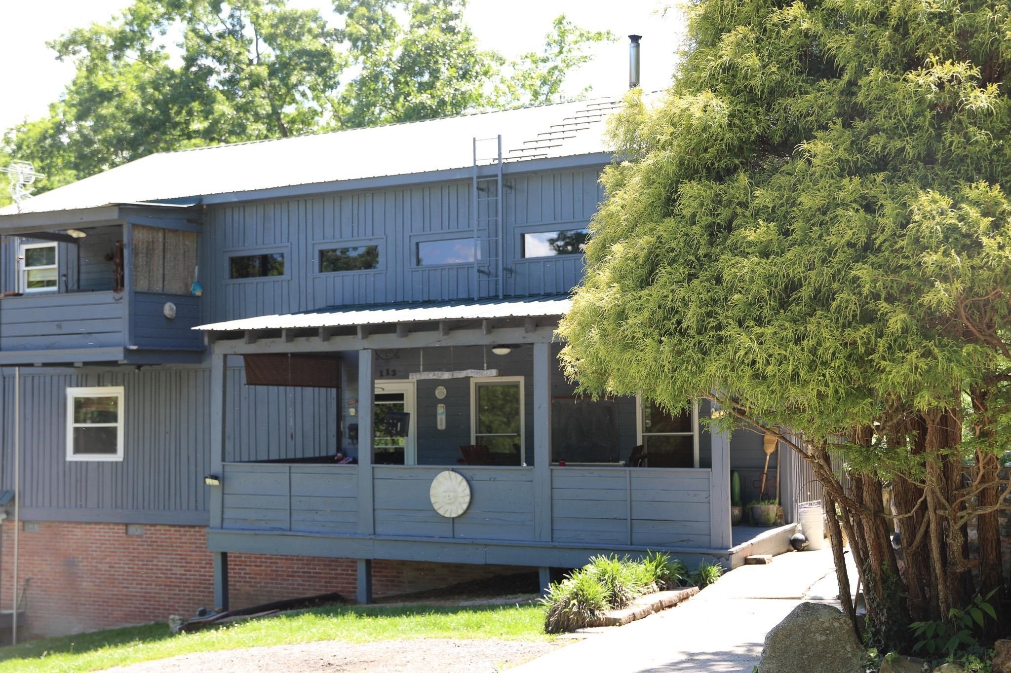 Single Family 3BR 2BA - 113 CALF MOUNTAIN RD, WAYNESBORO, VA