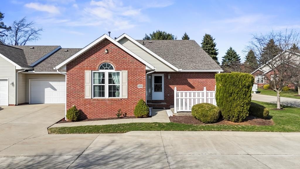 Single Family 2BR 2BA - 209 Greenbriar Lane, Dalton, OH