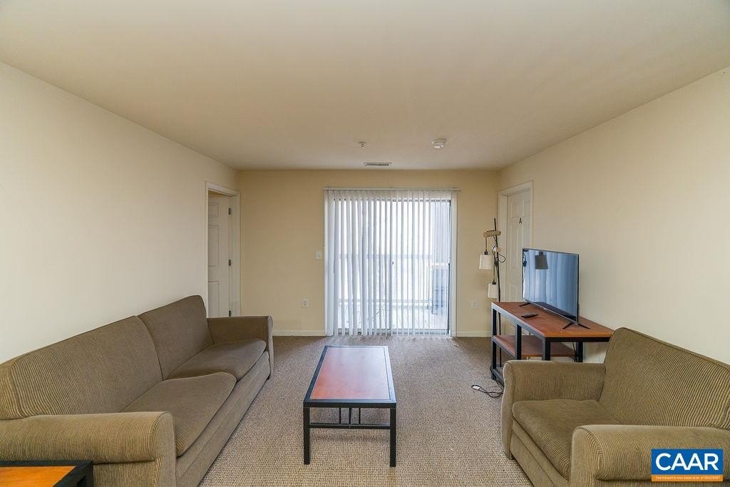 Condo 3BR 3BA - 177 YELLOWSTONE DR, CHARLOTTESVILLE, VA