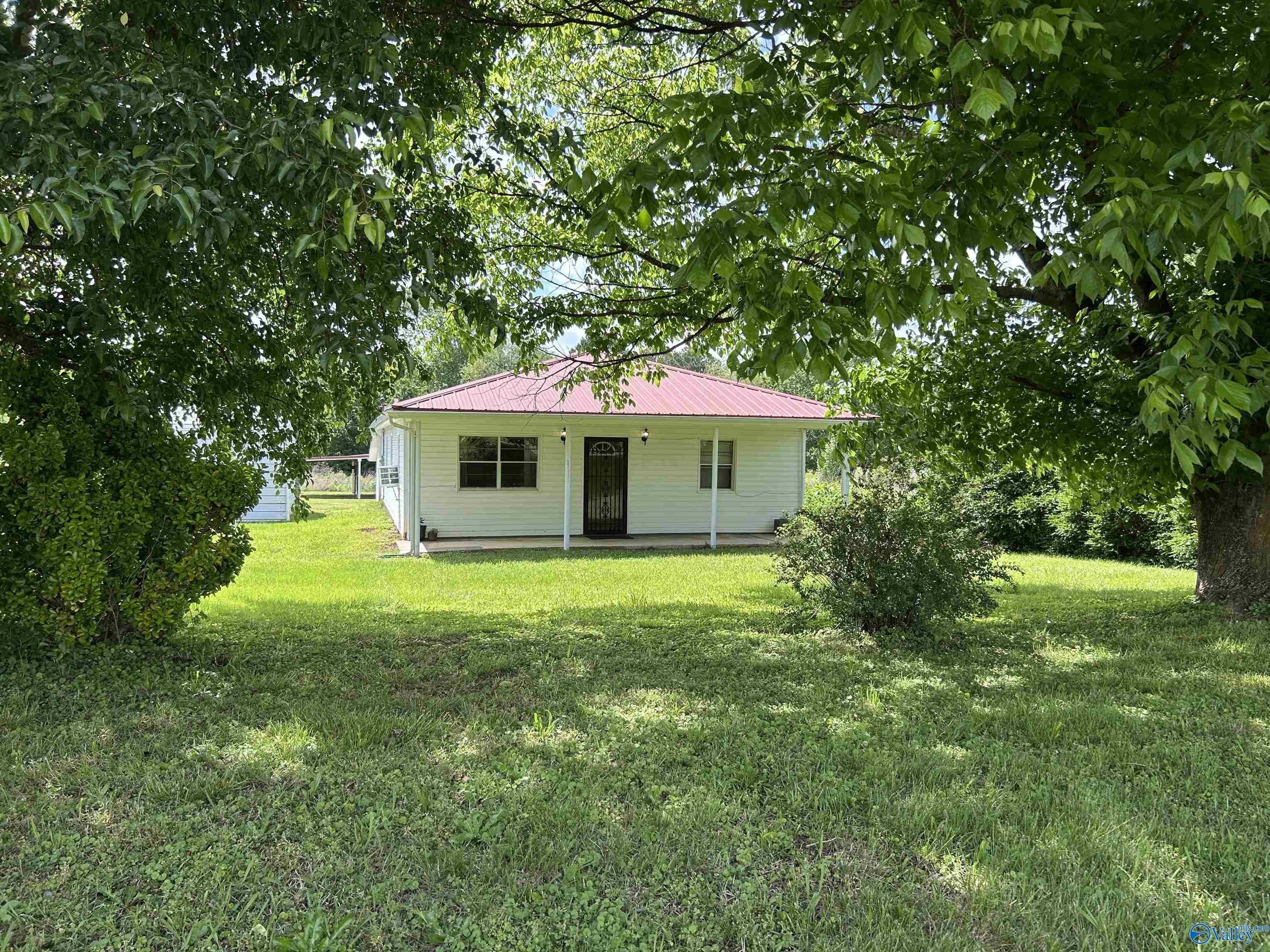 Single Family 4BR 1BA - 17441 E Limestone Road, Athens, AL