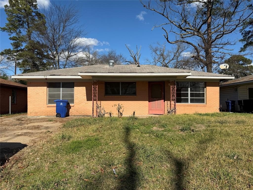 Single Family 3BR 2BA - 915 Pine Tree Drive, Shreveport, LA