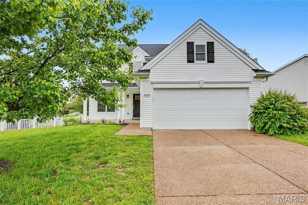 Single Family 3BR 3BA - 1424 Devonshire County Drive, Wentzville, MO