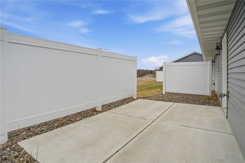 Single Family 2BR 2BA - 38820 Maple Court, North Branch, MN