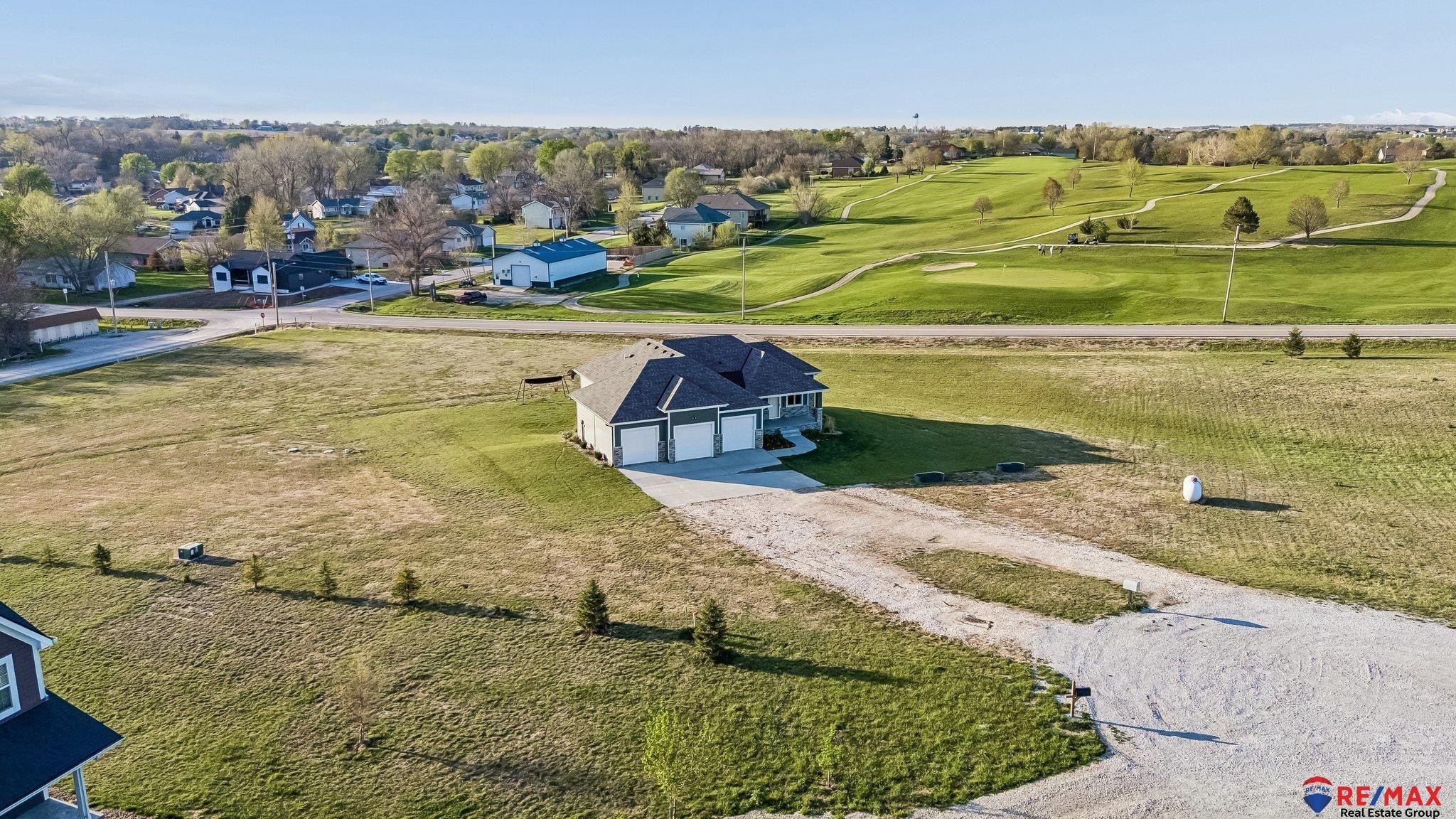 Single Family 4BR 3BA - 8443 Century Court, Murray, NE