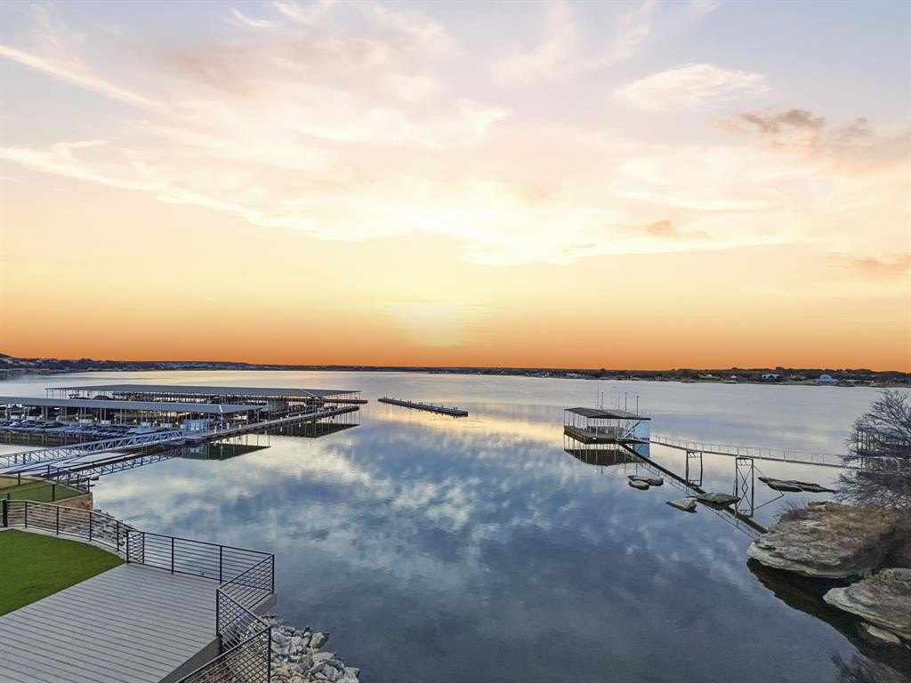 Single Family 4BR 6BA - 13 Blushing Bride, Graford, TX
