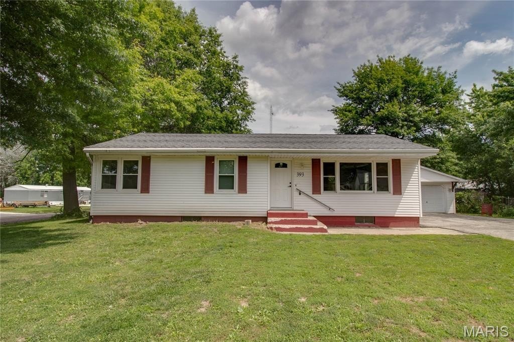 Single Family 3BR 1BA - 393 W Oak Street, Palmyra, IL