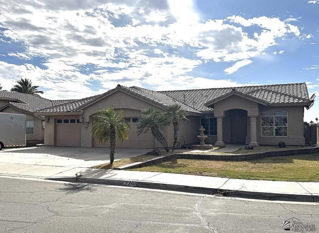 Single Family 4BR 2BA - 2244 S 43 DR, Yuma, AZ