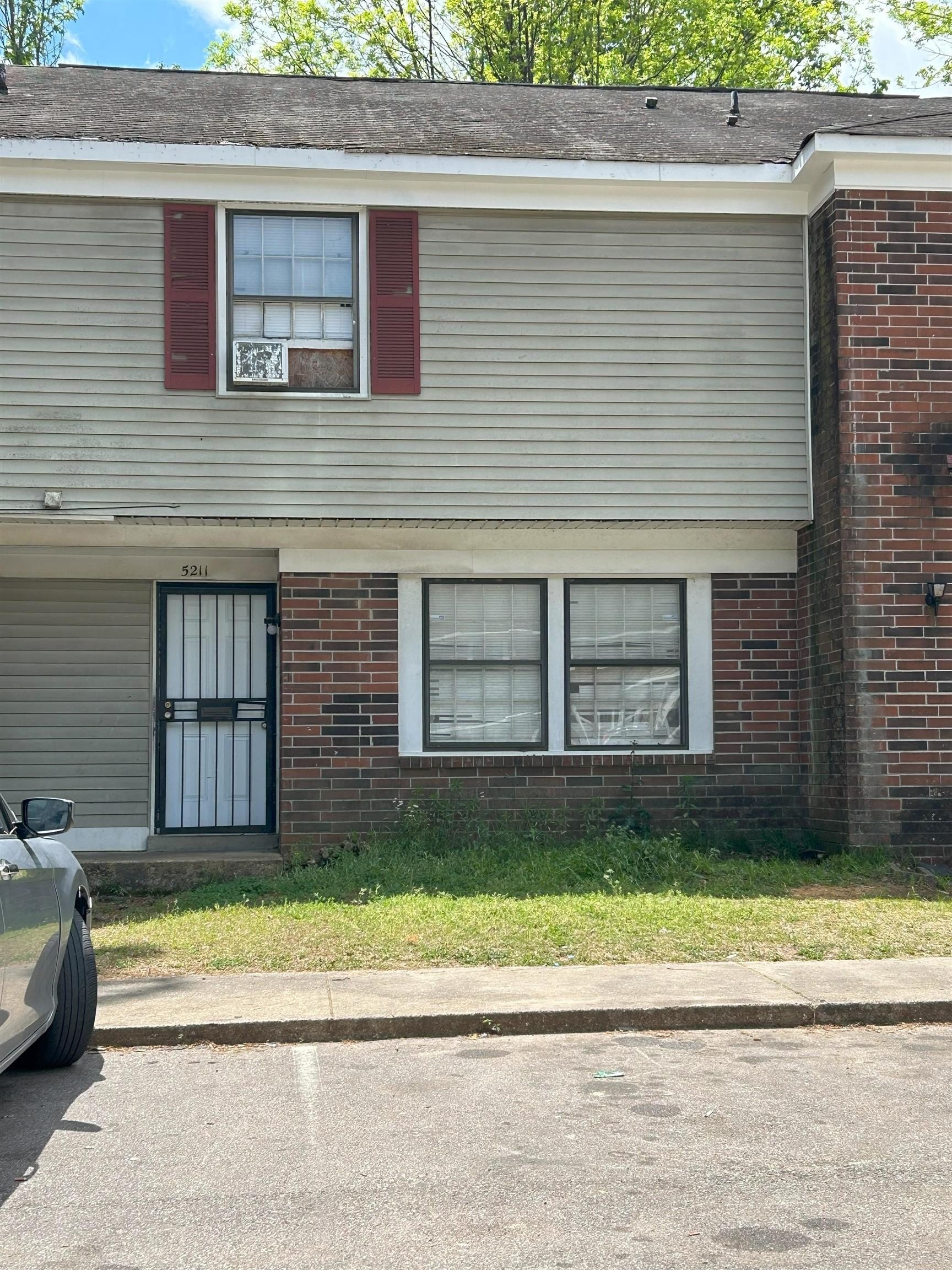 Single Family 3BR 2BA - 5211 FLOWERING PEACH Dr, Memphis, TN