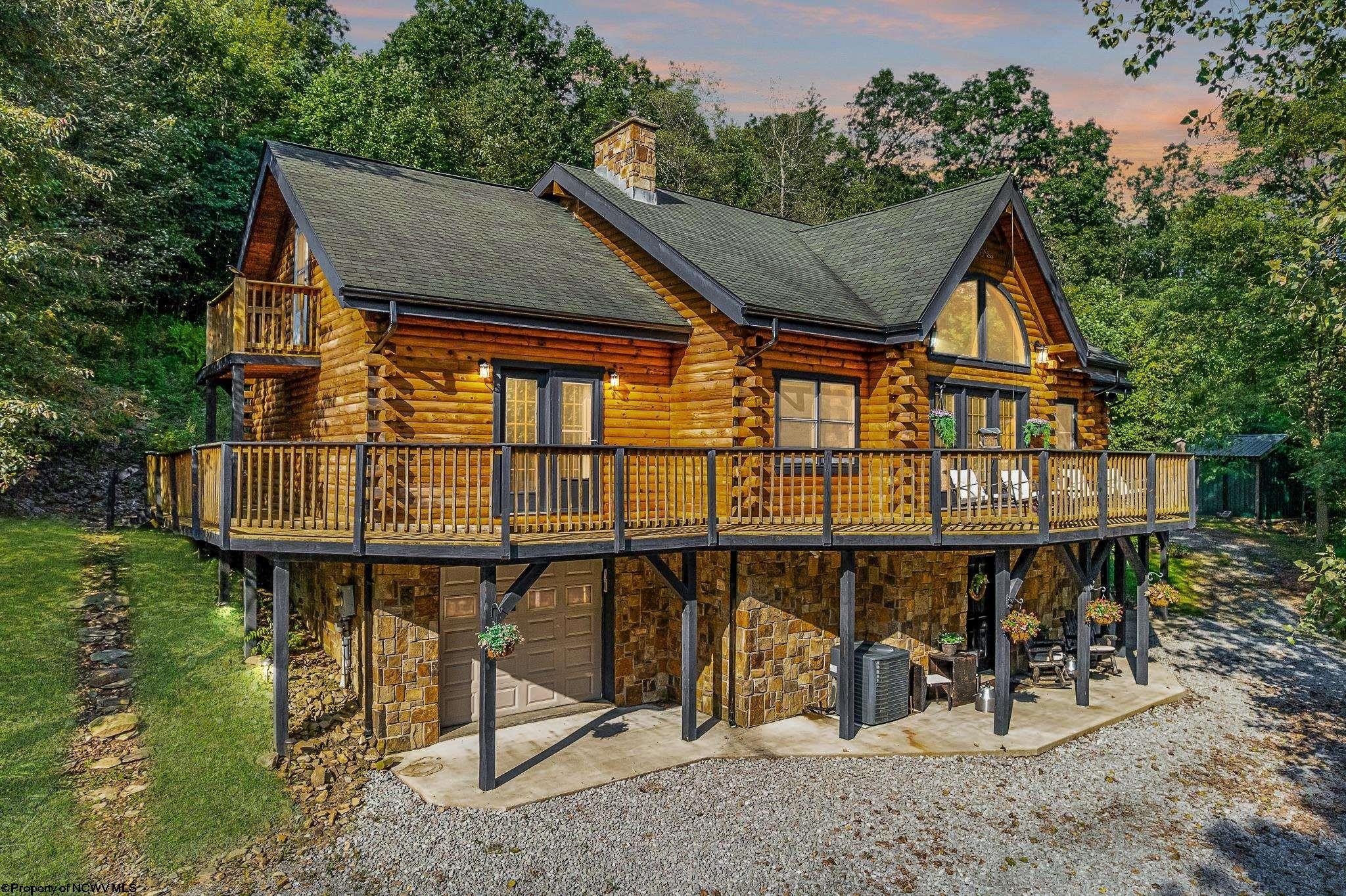 Single Family 4BR 4BA - 74 Ken Snyder Road, Tunnelton, WV
