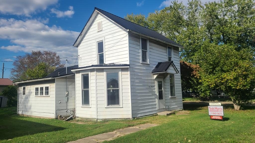 Single Family 3BR 1BA - 300 W 5TH ST, Waverly, OH