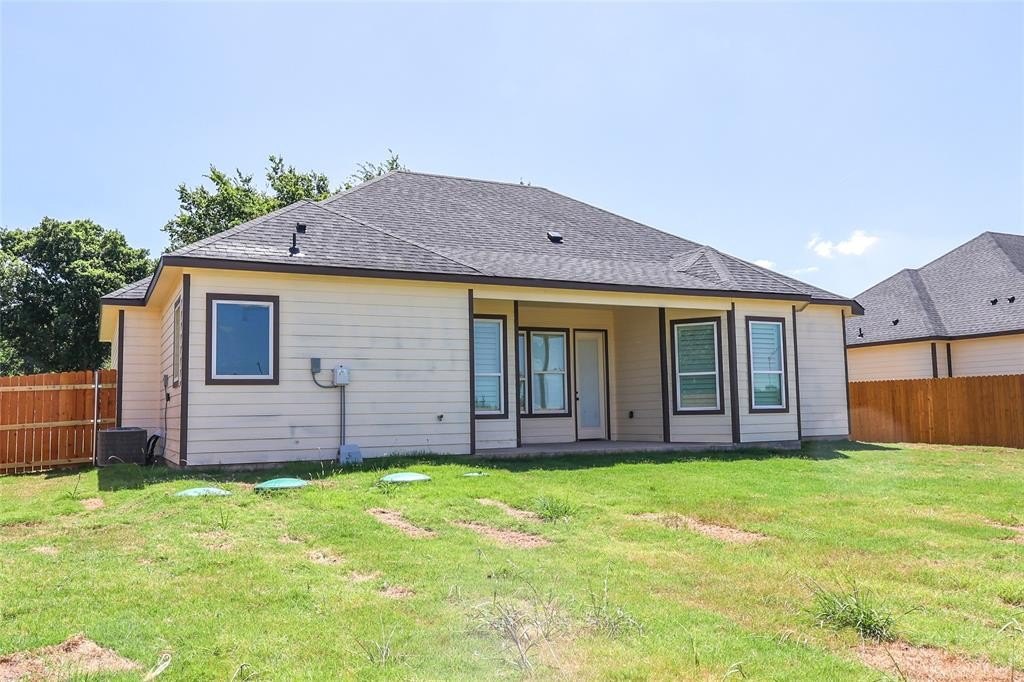 Single Family 3BR 2BA - 410 Simpson, Southmayd, TX