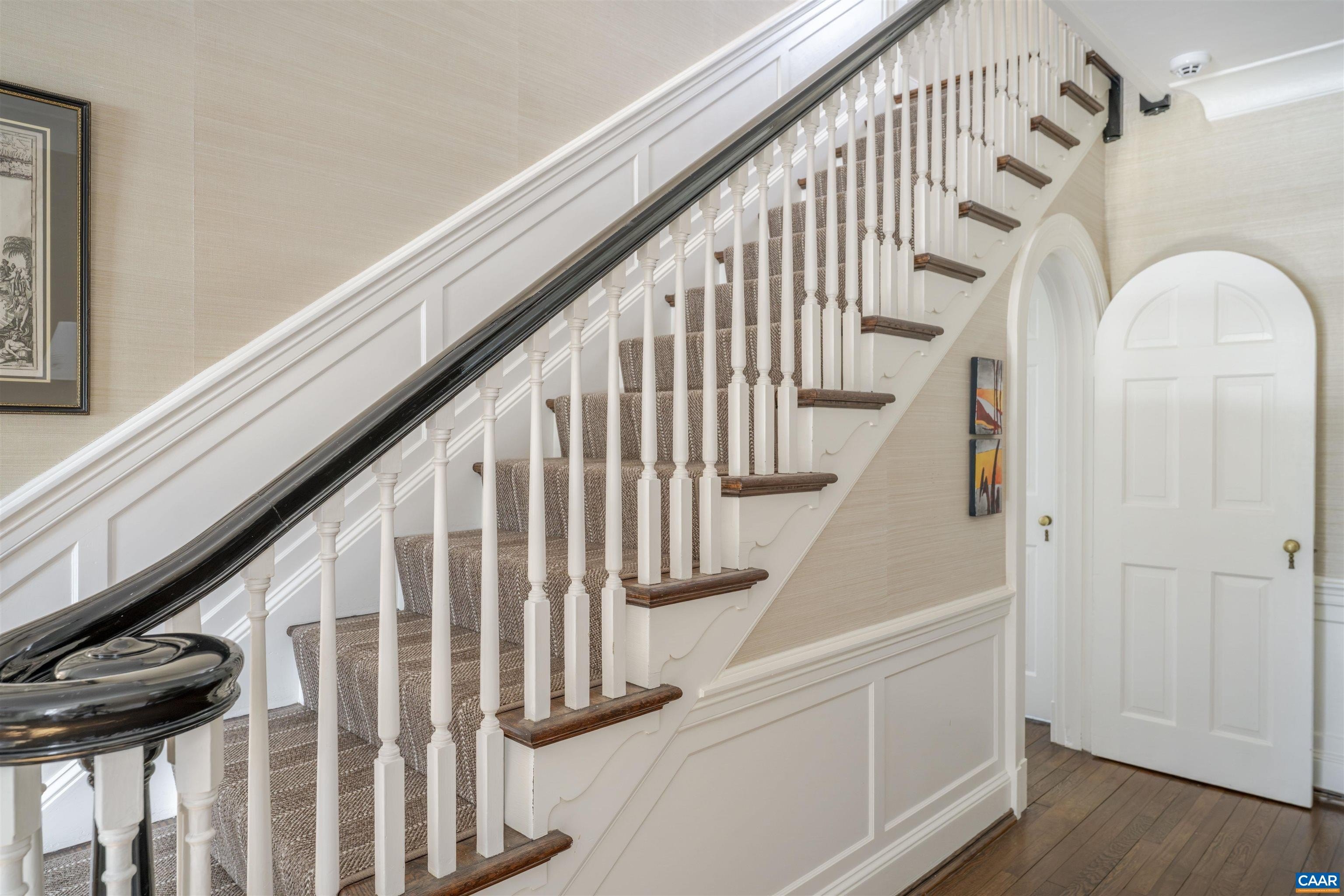 Single Family 4BR 3BA - 921 RUGBY RD, CHARLOTTESVILLE, VA