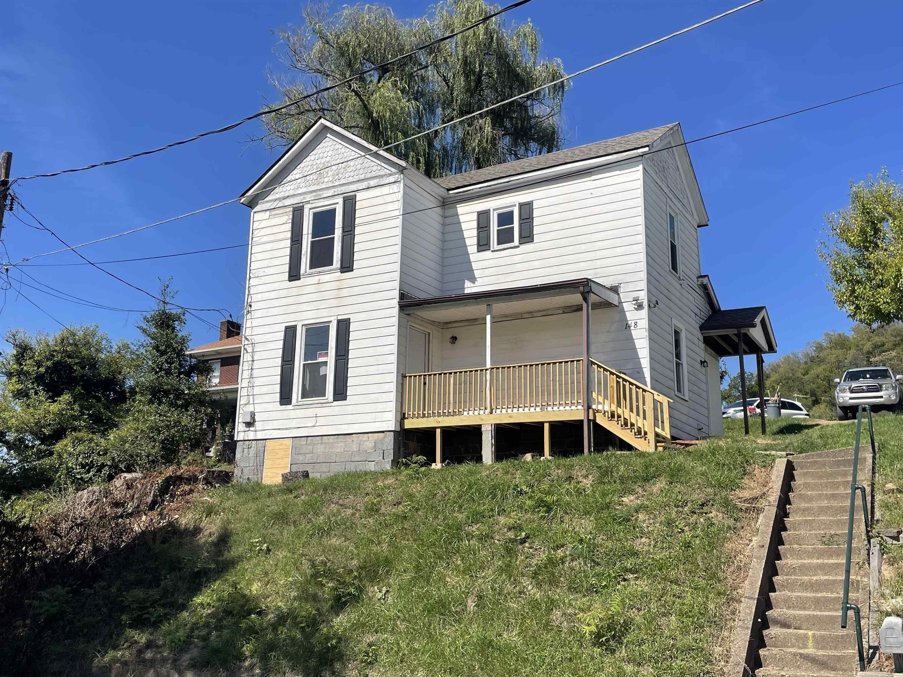 Single Family 3BR 2BA - 148 Jackson Avenue, Clarksburg, WV
