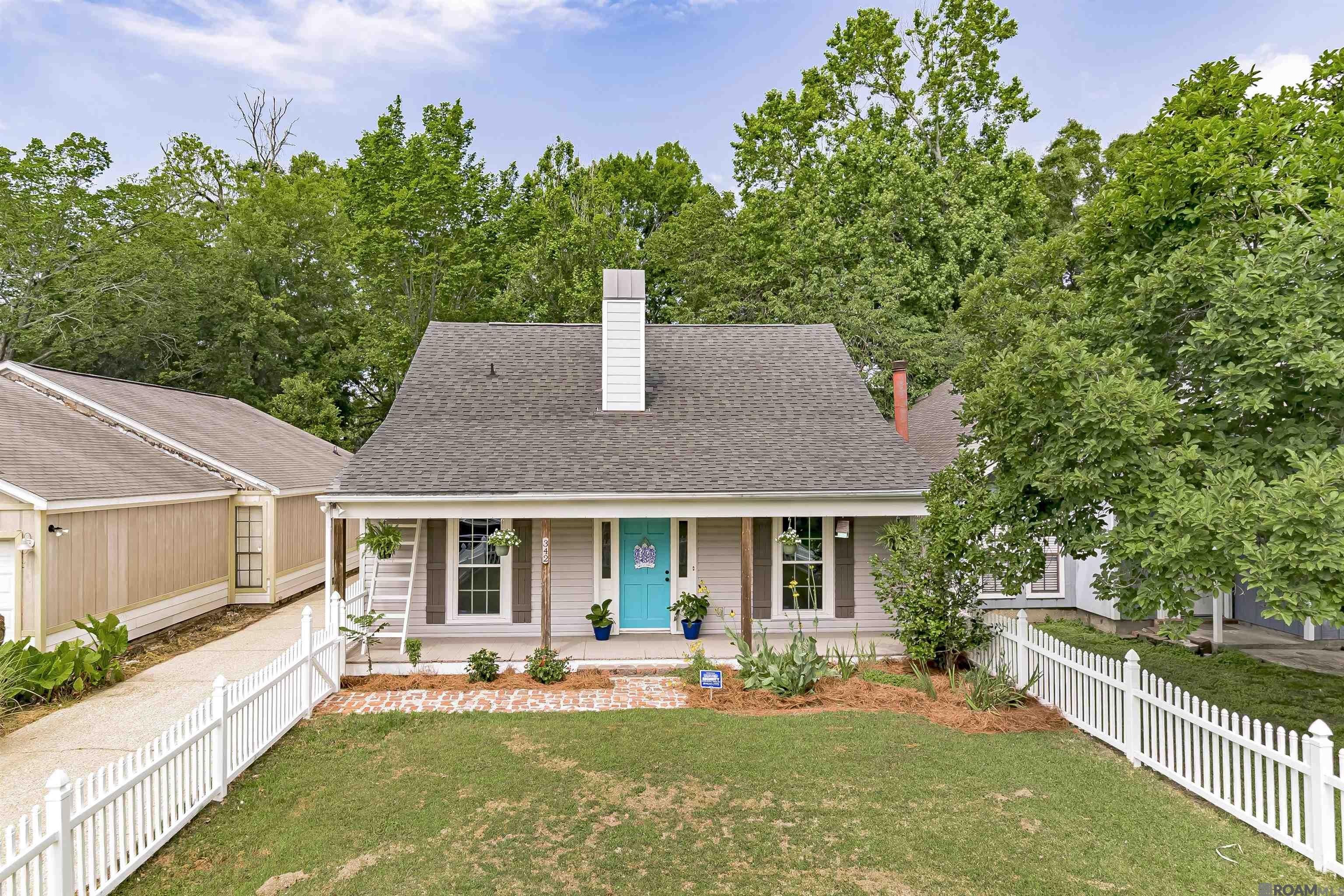 Single Family 2BR 2BA - 342 Heatherwood Dr, Baton Rouge, LA