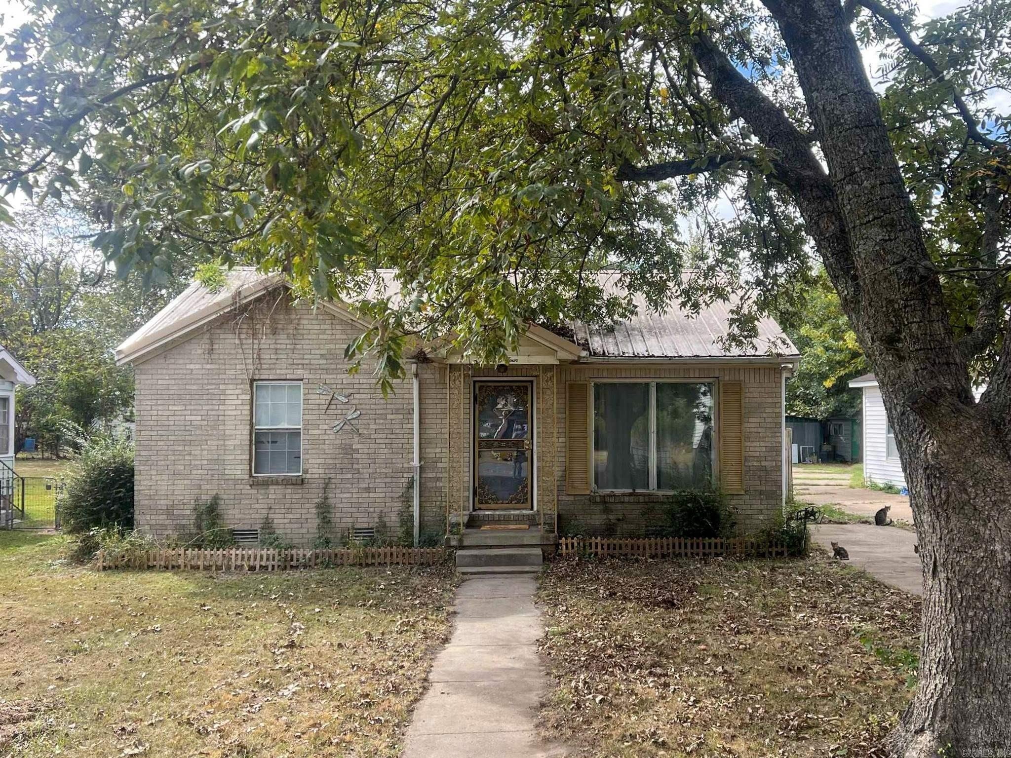 604 McLain  
