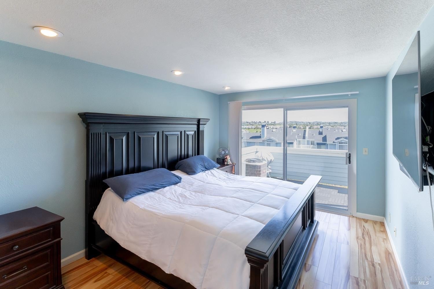 Condo 2BR 2BA - 911 Point Reyes Court, Vallejo, CA