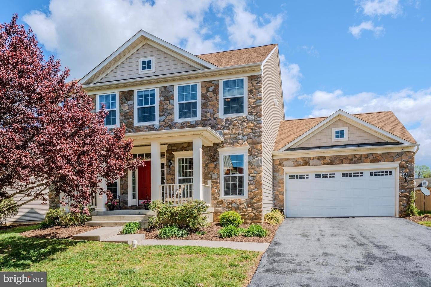 Single Family 3BR 4BA - 231 BRADFORD DR, BOYCE, VA
