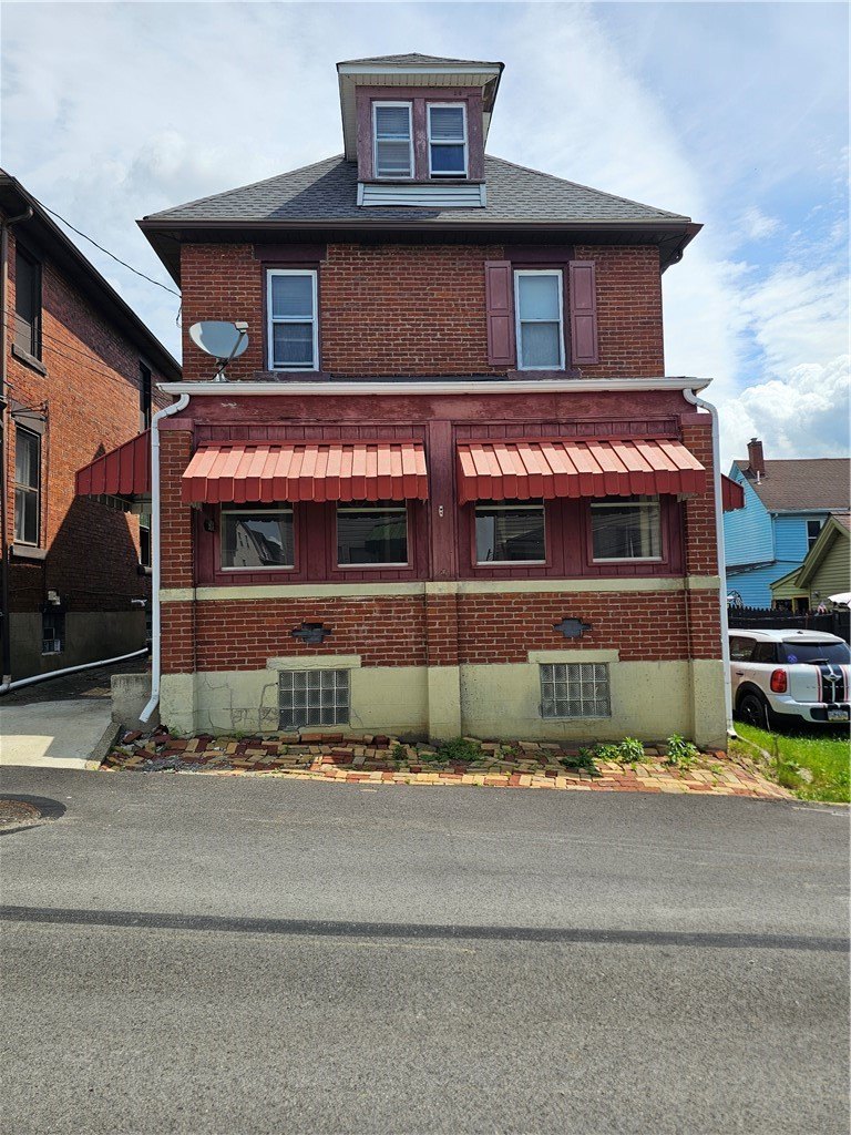 Single Family 4BR - 924 Summit St, Tarentum, PA