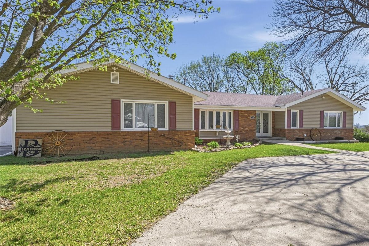 Single Family 3BR 2BA - 510 Moody Drive, Hamburg, IA
