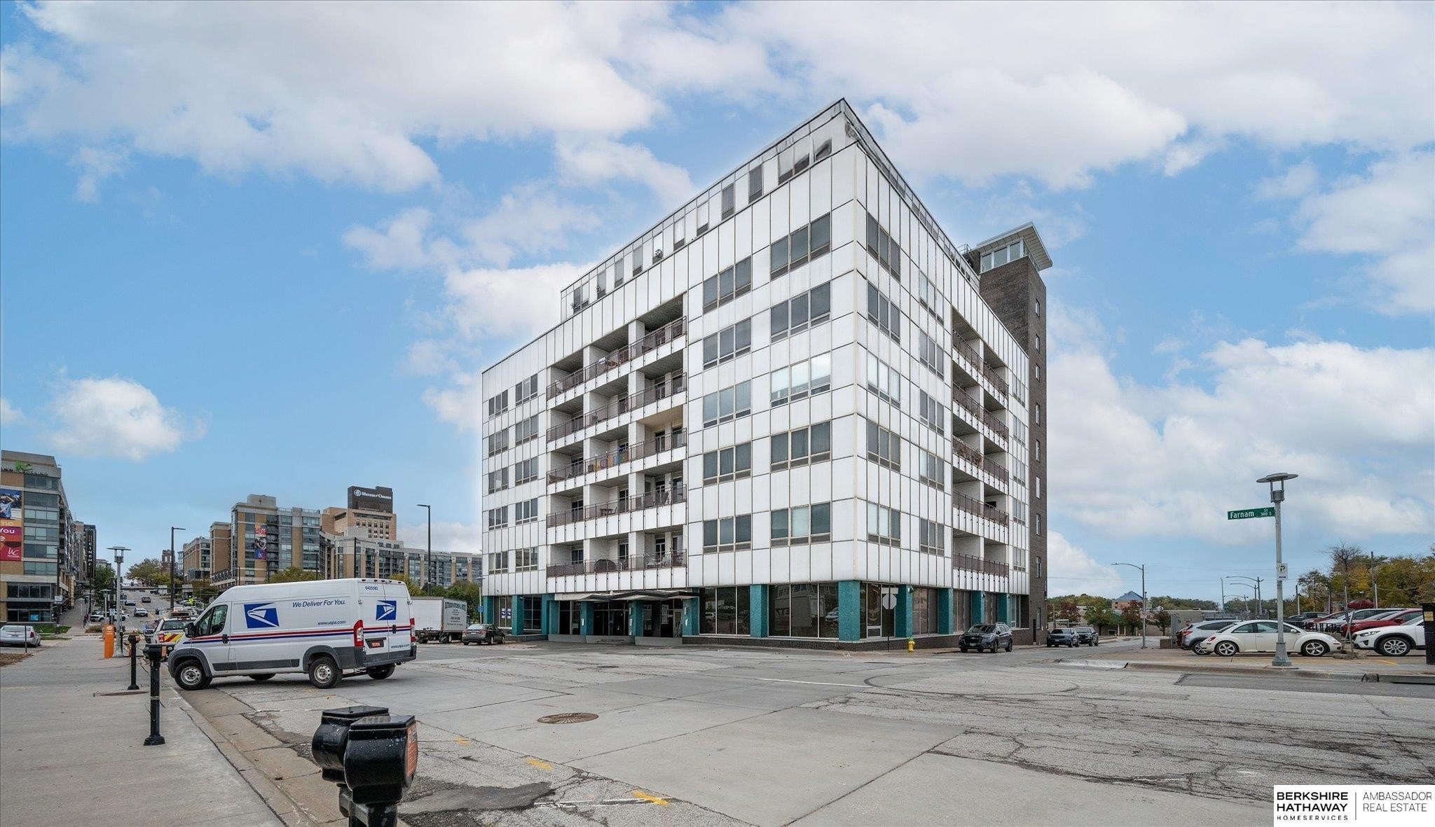 Condo 1BR 1BA - 3000 Farnam Street, Omaha, NE