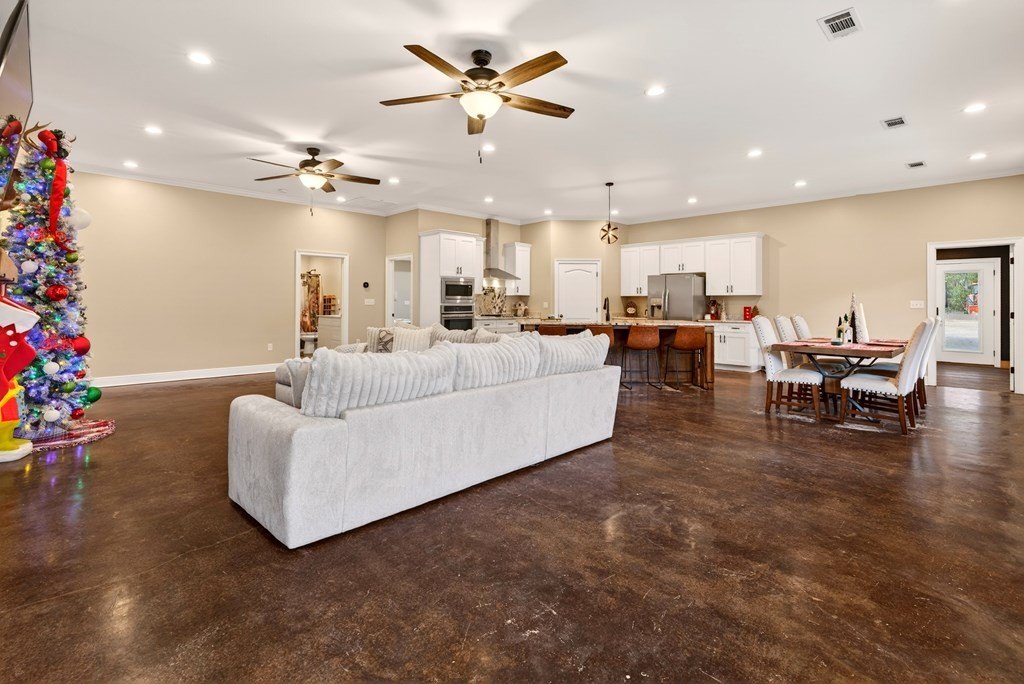 Single Family 5BR 3BA - 13 Homer Ladner Road, Poplarville, MS