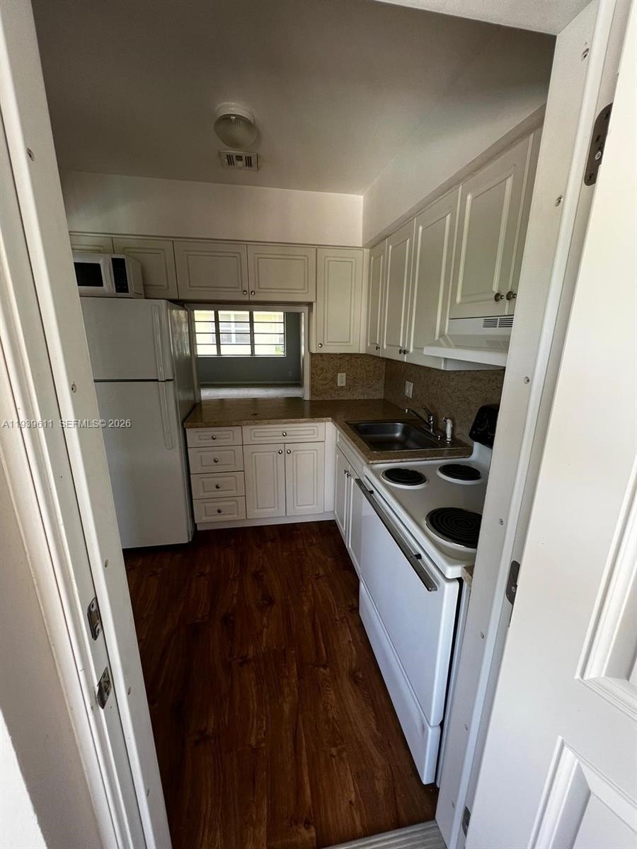 Condo 2BR 1BA - 2701 NE 1st St, Pompano Beach, FL