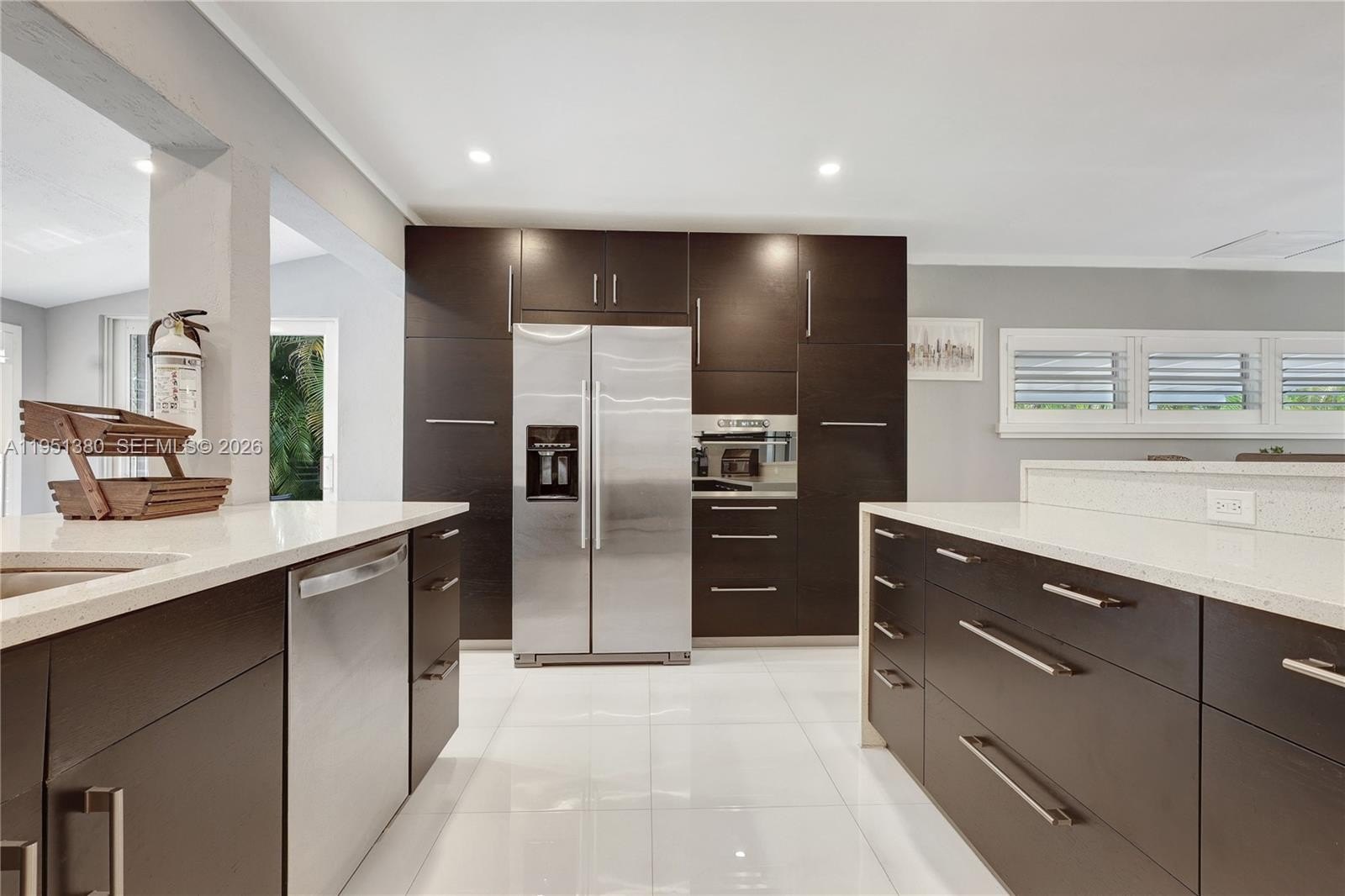 Single Family 3BR 2BA - 424 NE 27th Dr, Wilton Manors, FL