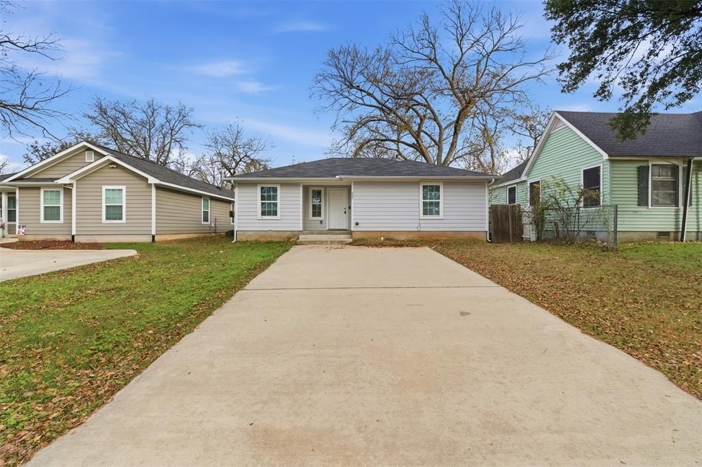 Single Family 4BR 2BA - 227 W Murray Street, Denison, TX
