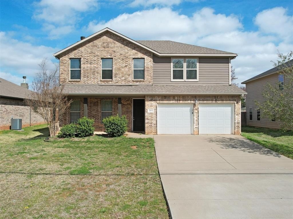 Single Family 4BR 3BA - 2811 W Washington Street, Denison, TX